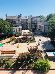 Солнечный дворик - 4