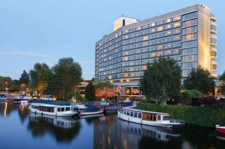 Hilton Amsterdam - 11