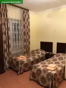 Роннай Холл - 4