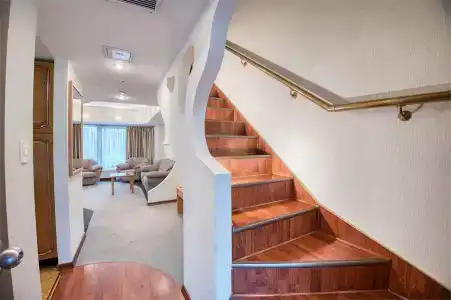 ApartMezhdunarodnaya - 68