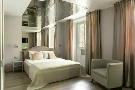 Room12 - 63