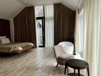 Residence - 102