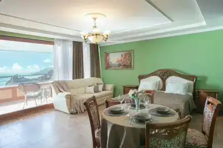 Фамилия - 366
