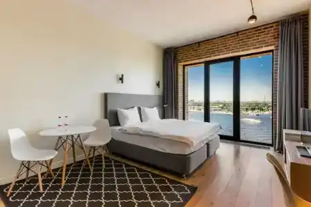 Docklands - 86