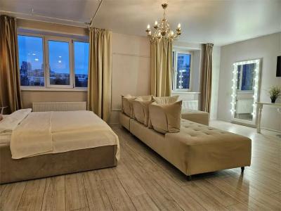 Room12 - 85
