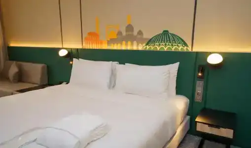 Holiday Inn City - 183
