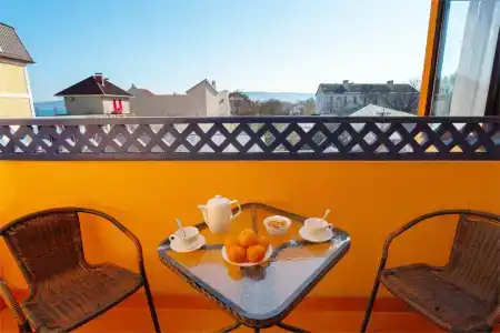 на Черноморской - 183