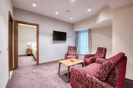 ApartMezhdunarodnaya - 84