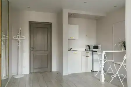 Room12 - 86