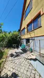 Дом возле церкви - 66