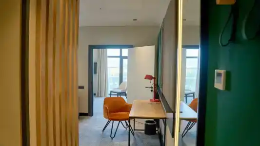 Holiday Inn City - 86