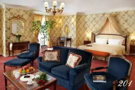 Кронон Парк - 104