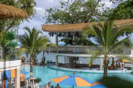 Ark Bar Beach Resort - 35