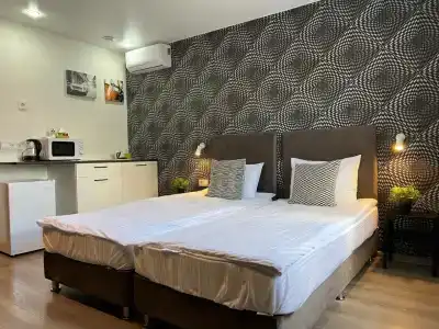 Room12 - 50
