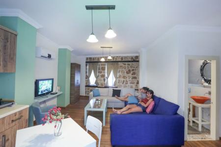 The Suite Apart - 106