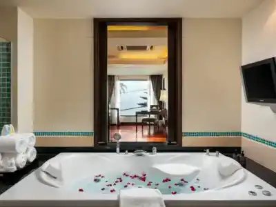 Patong Paragon Resort & Spa Sha Extra Plus - 203