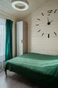 Треугольный домик в лесу с горячей купелью - 78