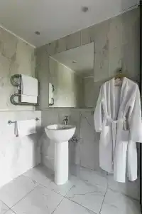 Room12 - 92