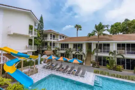 Ark Bar Beach Resort - 125