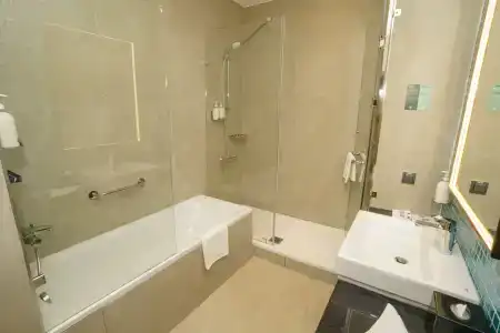 Holiday Inn City - 76