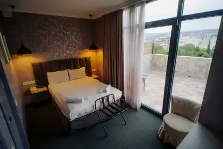 Day Inn - 140