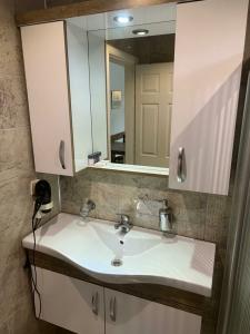 Cleopatra King Apart - 71