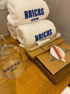 Bricks - 132