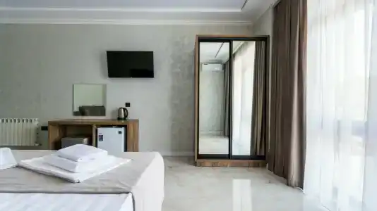 Grand Paradise - 105