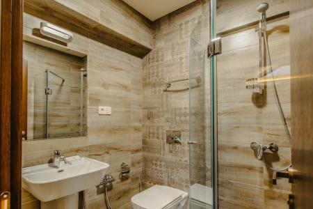 Seventeen Rooms - 130