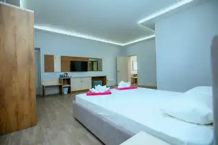 RedHouse - 139