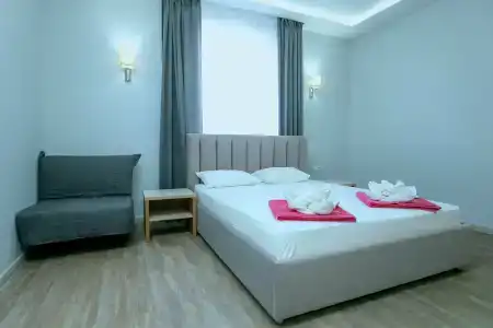 RedHouse - 142