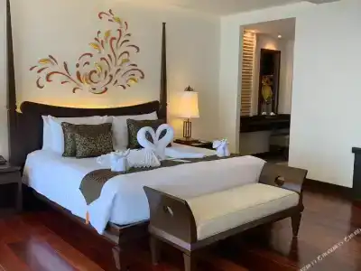 Patong Paragon Resort & Spa Sha Extra Plus - 225
