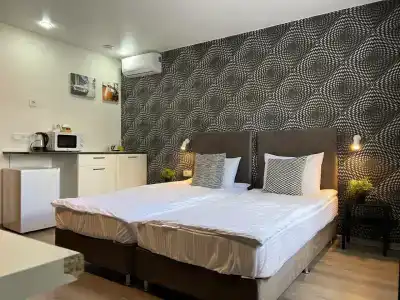 Room12 - 56