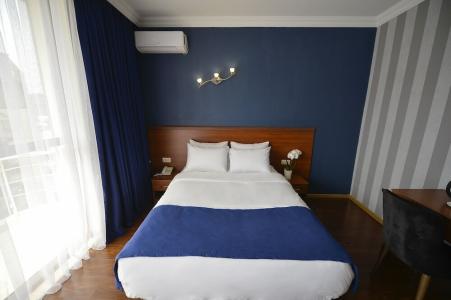 Aura Boutique - 70