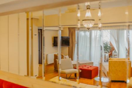 Seventeen Rooms - 90