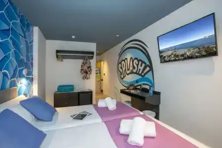 Casual Pop Art Benidorm - 81