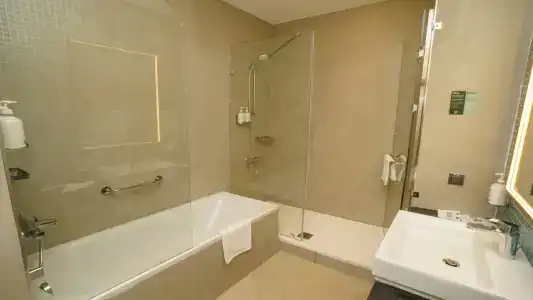 Holiday Inn City - 94