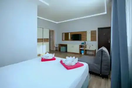 RedHouse - 126