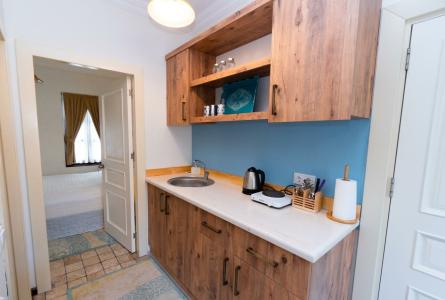 The Suite Apart - 144