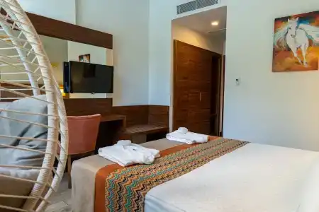 Side Royal Palace - 66