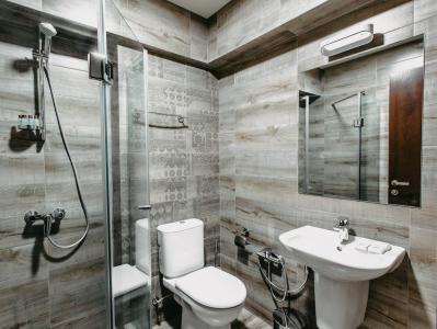 Seventeen Rooms - 103