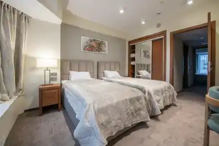 ApartMezhdunarodnaya - 100
