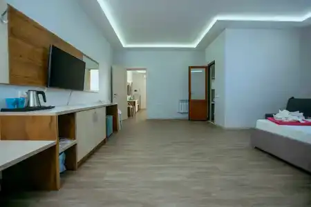 RedHouse - 143