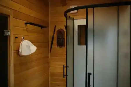 Rent. hut - 69
