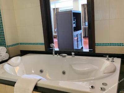 Patong Paragon Resort & Spa Sha Extra Plus - 218