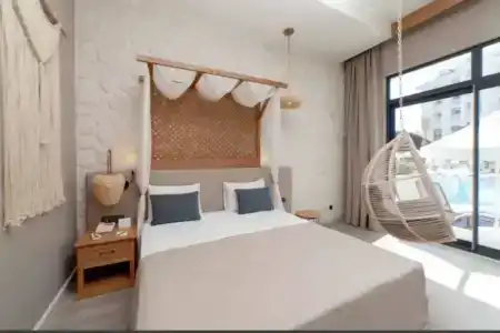 Side Royal Palace - 80