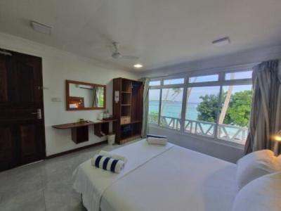 Batuta Maldives Surf View - 71