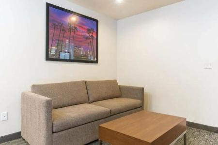 Holiday Inn Express Hollywood Walk Of Fame, An Ihg - 298