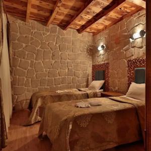 Elevres Stone House - 179
