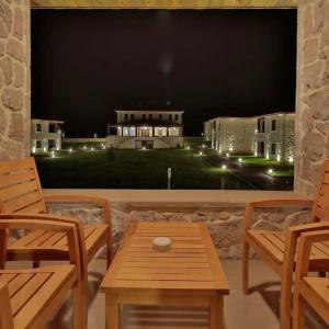 Elevres Stone House - 254